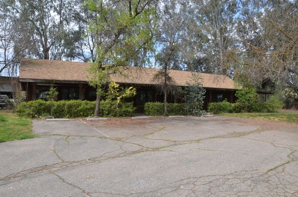 115 N Valley Oaks Dr, Visalia, CA 93292